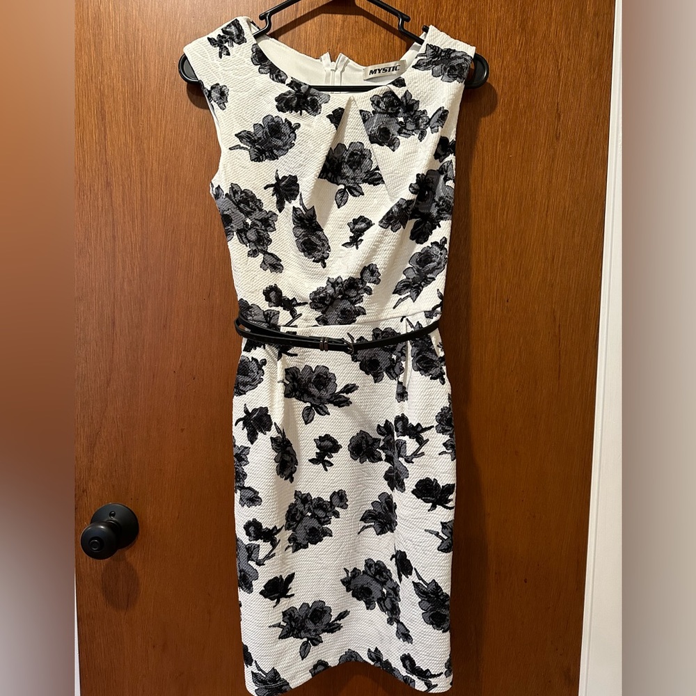 Mystic white dress with black flowers and waist belt S